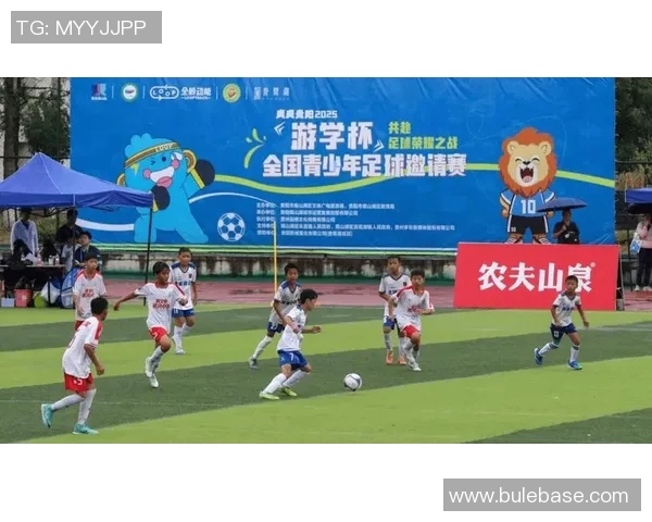 成都足球中心引领西南足球发展新篇章助力青少年成长与职业联赛繁荣 成都足球中心引领西南足球发展新篇章助力青少年成长与职业联赛繁荣